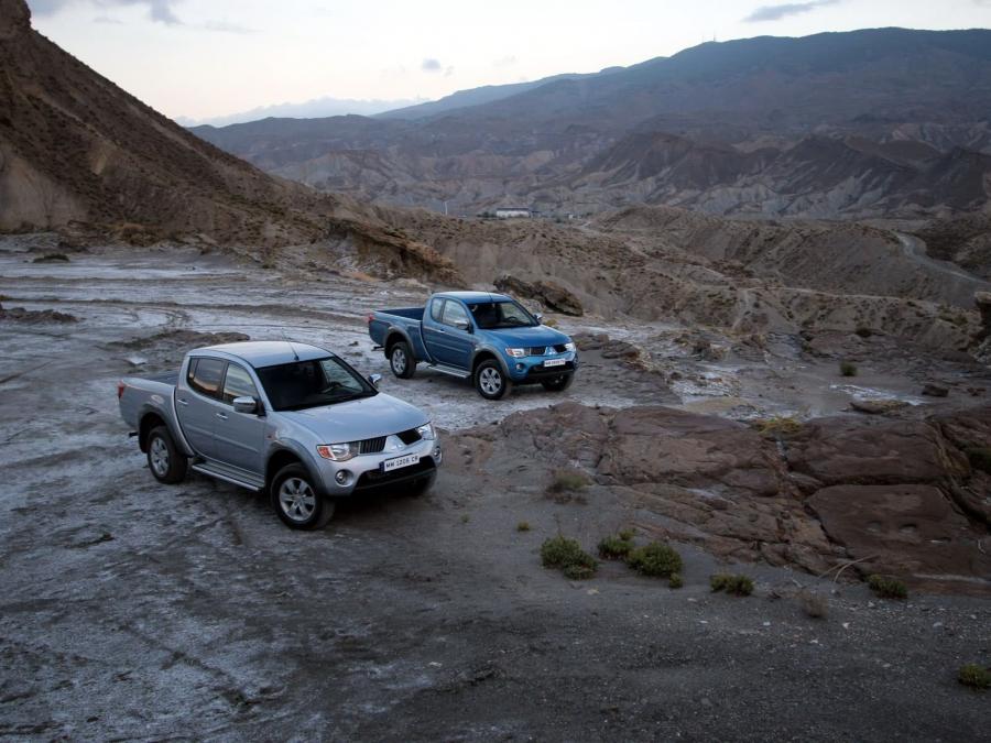 Mitsubishi L200 Double Cab 2006 года  (фото 4 из 10)